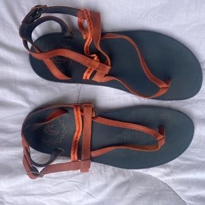 women's Chaco sandals size 9.5